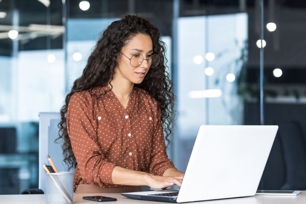 woman performing real multitasking